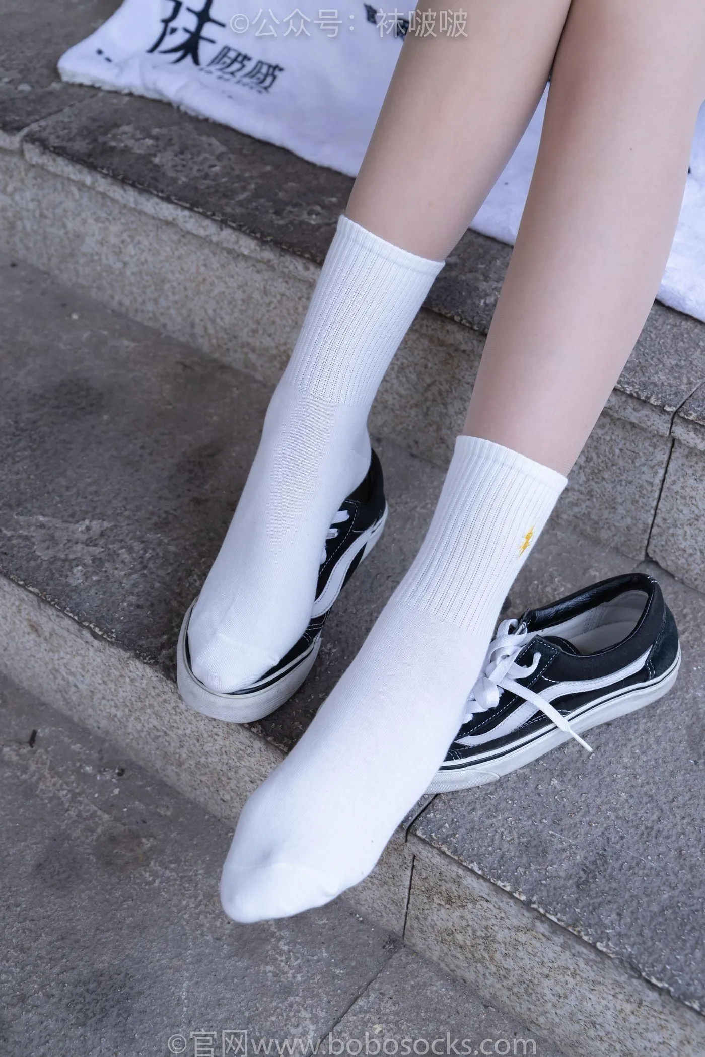 [BoBoSocks袜啵啵]NO.069 小甜豆-vans板鞋、白棉袜、肉丝 [135P]插图9
